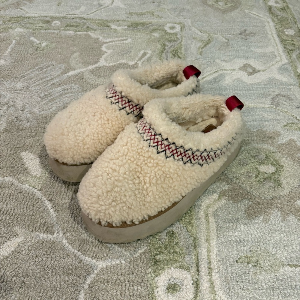 UGG Tazz Braid Slippers - Size 8